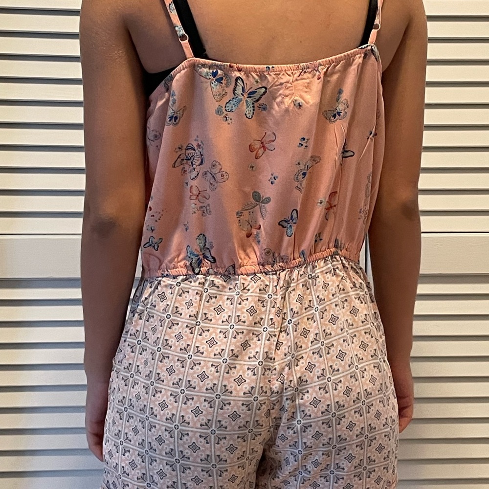 Pinky/peach Romper - Picture 2 of 4